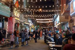 Hanoi a une nouvelle rue pour le marché nocture gastronomique