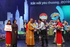 Plus de 45 milliards de dôngs pour les personnes démunies à Hô Chi Minh-Ville