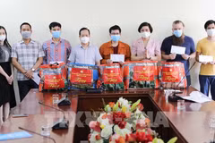 Hanoi soutient les étrangers touchés par le Covid-19