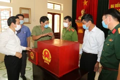 Le président de l’AN Vuong Dinh Huê préside la Conférence nationale sur les élections législatives