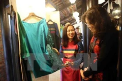 Ouverture du festival de la soie et de la brocatelle de Vietnam-Asie à Hoi An