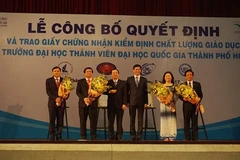 Des certificats d’excellence pour les facultés de l’Université nationale de Hô Chi Minh-Ville