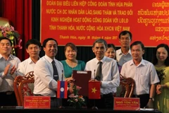 Vietnam-Laos : échange d’expériences dans les activités syndicales entre provinces
