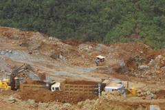Le président philippin va examiner la décision de fermeture des mines