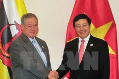 Pham Binh Minh rencontre le deuxième ministre des AE et du Commerce du Brunei