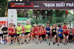 Plus de 5.000 coureurs au marathon international Techcombank de HCM-Ville