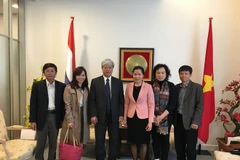 La Revue Công San du Vietnam souhaite une coopération avec la presse néerlandaise