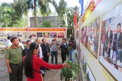 Expositions sur l'Insurrection générale du Printemps 1968 et les réalisations du Vietnam