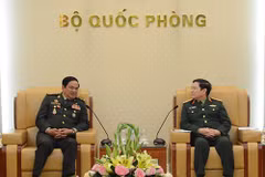 Le ministre de la Défense reçoit des anciens combattants cambodgiens et laotiens