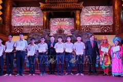 Bourses d’Odon Vallet aux étudiants de Thua Thien Hue