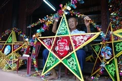L’art des lanternes étoilées à Bao Dap 