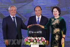 Le PM assiste à l’inauguration de l’entrepôt et du terminal pétroliers DKC Petro