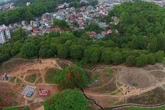 Une vue panoramique sur la colline A1. Photo : https://dienbientv.vn/