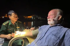 Examen de l'état de santé de cet homme. Photo : tienphong.vn