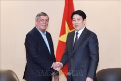 Le président Luong Cuong rencontre le chef du Parti communiste du Chili à Santiago