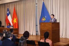 Le président de l'État prononce un discours politique à l'Université du Chili