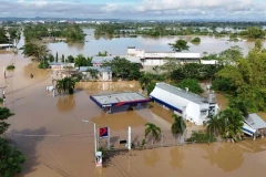 Le typhon Man-yi a dévasté de vastes étendues des Philippines ce week-end, faisant gonfler le fleuve Cagayan et ses affluents. (Photo : AFP)