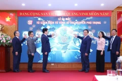 Lancement de la bibliothèque numérique consacrée au secrétaire général du Parti communiste vietnamien Nguyên Phu Trong (1944-2024) à l’adresse: http://nguyenphutrong.stbook.vn/. (Photo : VNA)