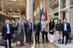 Le Vietnam et la France renforcent leur coopération dans le secteur des transports