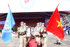 Cérémonie marquant le départ de l'hôpital de campagne de niveau 2 N°6 et de l'équipe du génie N°3 pour leur mission de maintien de la paix de l'ONU au Soudan du Sud et à Abyei. Photo: VNA
