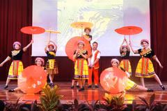 Un numéro de danse traditionnelle du Vietnam. Photo: VNA