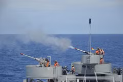 Construction d'une armée régulière, bien exercée et moderne pour répondre aux nouvelles exigences
