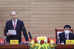 Le président Nguyen Xuan Phuc en visite à Nghe An
