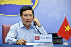 Conversation téléphonique entre les chefs de la diplomatie Vietnam-R. de Corée