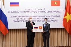 COVID-19 : masques antibactériens offerts par le Vietnam à la Russie 