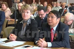 En Russie, le Vietnam partage ses expériences dans l'édification du socialisme
