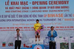 Départ de la course cycliste internationale féminine de Binh Duong 2017