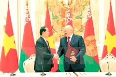 Le président Trân Dai Quang quitte la Biélorussie pour la Russie