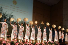 Quand l'"ao dài" est présenté au siège de l’ONU à Genève
