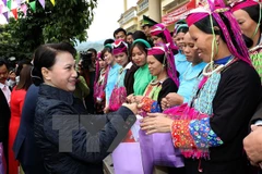 La présidente de l’AN visite des localités frontalières de Quang Ninh