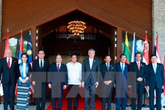 Le PM Nguyen Xuan Phuc termine sa participation au 30e Sommet de l'ASEAN aux Philippines 