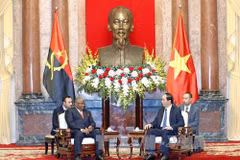 Le président Tran Dai Quang reçoit le ministre angolais des Relations extérieures
