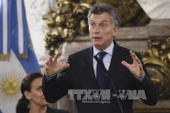 Le président argentin salue les réalisations économiques du Vietnam 