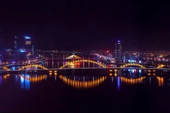 Cinq villes sont éclairées pour marquer le 50e anniversaire de l'ASEAN