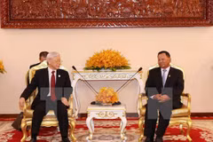 Le secrétaire général du PCV rencontre le président du Sénat cambodgien