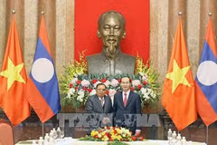 Le chef de l’Etat rencontre le dirigeant laotien Bounnhang Vorachith