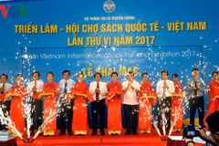 Ouverure du 6e Salon international du livre du Vietnam à Hanoï