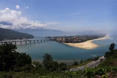 Vue panoramique du col des Nuages (Hai Vân)