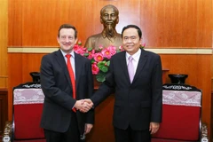 L’ambassadeur de France au Vietnam reçu par Tran Thanh Man
