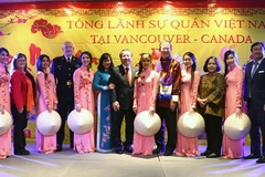 Les Vietnamiens à l’étranger fêtent le Têt traditionnel du Coq 