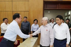 Le secrétaire général et président Nguyen Phu Trong à la rencontre des électeurs de Hanoï