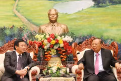 Le Laos demande au Vietnam d'intensifier son soutien aux études théoriques et scientifiques
