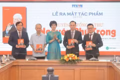 Le premier livre d’un auteur étranger sur le secrétaire général Nguyên Phu Trong en librairie