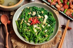 Cinq plats vietnamiens parmi les 100 meilleurs plats sautés asiatiques