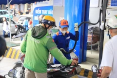 Les prix des carburants en hausse à partir de jeudi après-midi. Photo: VietnamPlus