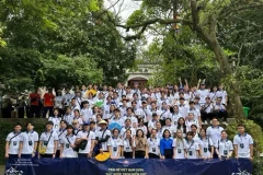 Les jeunes Vietnamiens d’outre-mer commémorent les rois Hung. Photo : VNA